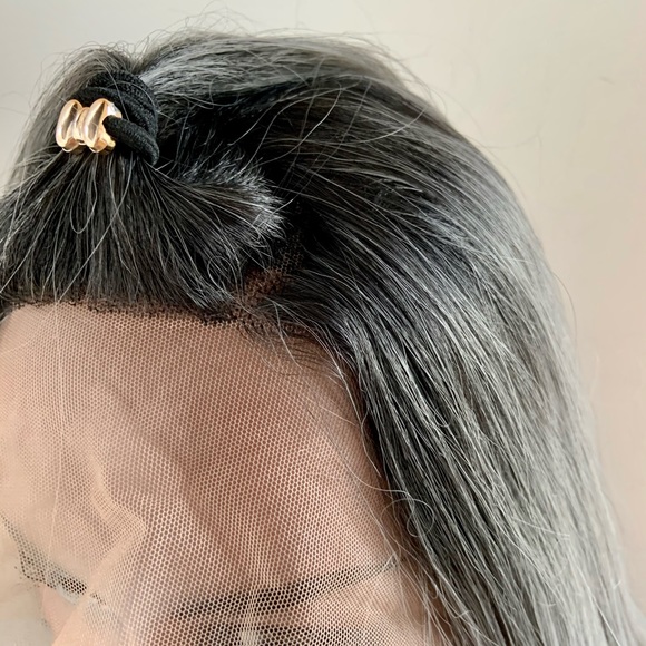 Long Ombre Grey Versatile 13x2.5 Lace Front Wig - Gorgeous! - Picture 3 of 16